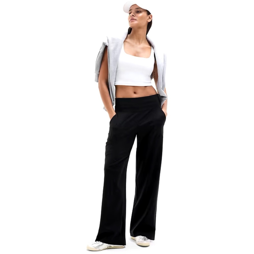 Athleta Venice flare wide leg pants black 
Small